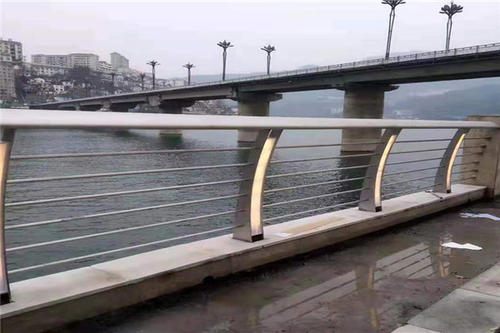 建筑防撞护栏价格易涨难跌