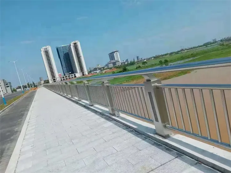 国内灯光护栏需求持续上行约一年时间