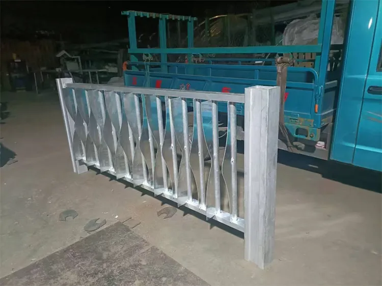 近期防撞护栏价格表现坚挺